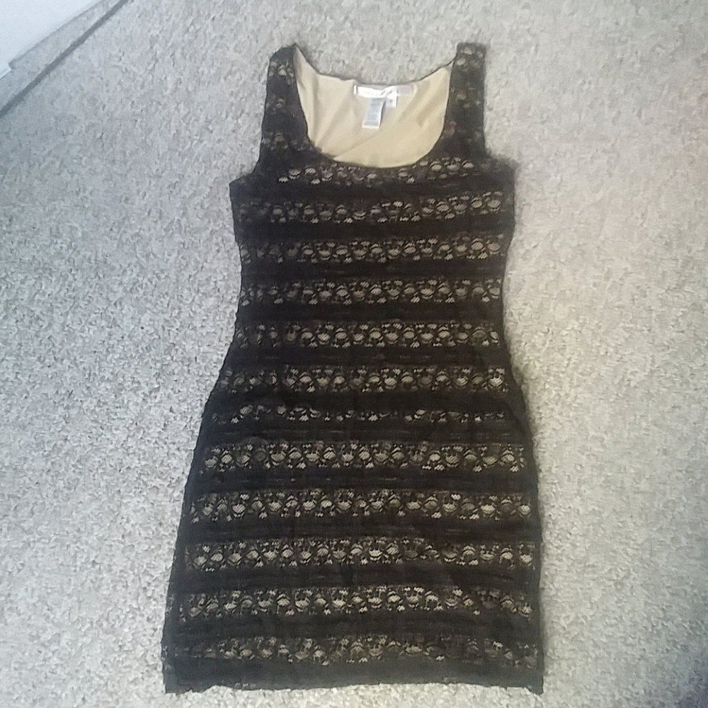 Lace bodycon dress